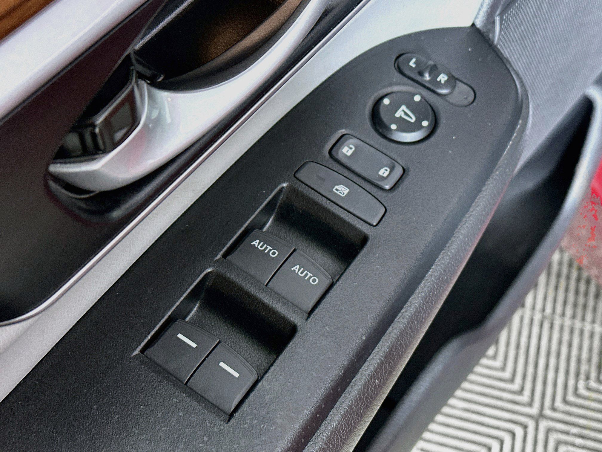 Used 2021 Honda CR-V Touring image 18