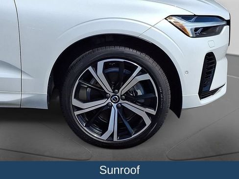 Used 2022 Volvo XC60 T8 R-Design w/ Advanced Package AWD/4WD image 10
