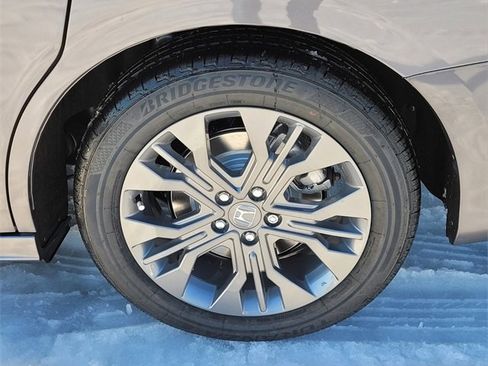 New 2026 Honda Odyssey Touring image 5