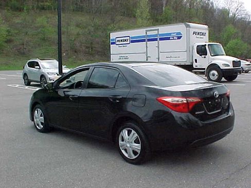 Used 2017 Toyota Corolla LE image 6
