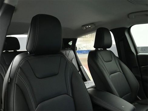 Used 2025 Ford Mustang Mach-E Premium image 28