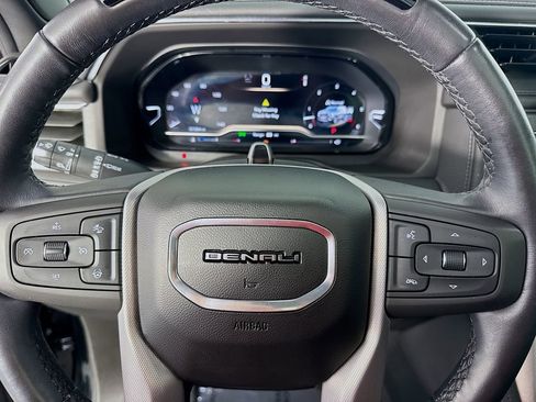 Used 2023 GMC Yukon Denali w/ Denali Reserve Package image 16