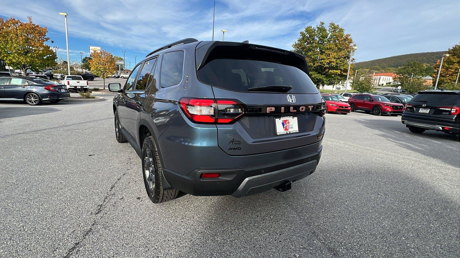 New 2026 Honda Pilot TrailSport image 6