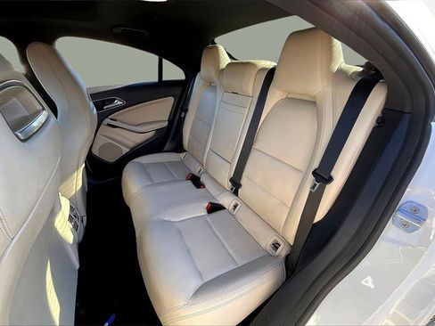 Used 2019 Mercedes-Benz CLA 250 4MATIC w/ Premium Package image 23