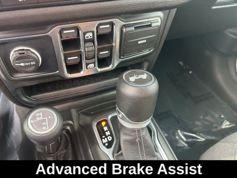 Used 2024 Jeep Wrangler Unlimited Sport AWD/4WD image 14