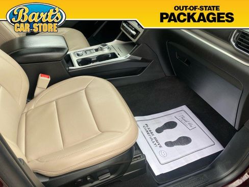 Used 2022 Ford Explorer XLT w/ Equipment Group 202A AWD/4WD image 18