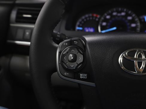 Used 2014 Toyota Camry XLE image 24