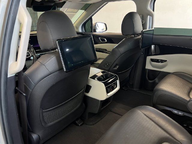 Used 2022 Kia Carnival SX Prestige FWD image 32