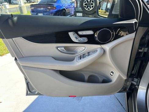 Used 2022 Mercedes-Benz GLC 300 image 14