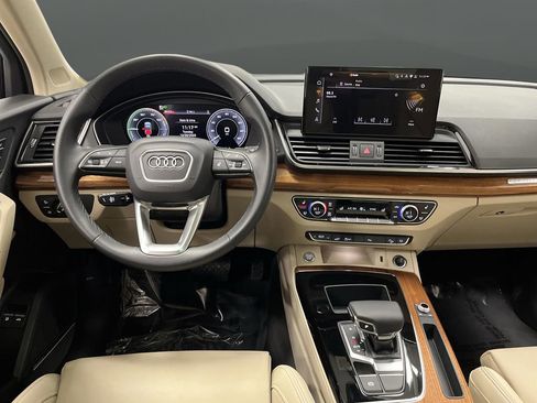 Used 2024 Audi Q5 e Premium Plus image 5