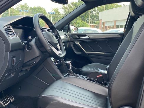 Certified 2022 Volkswagen Tiguan SE R-Line image 13