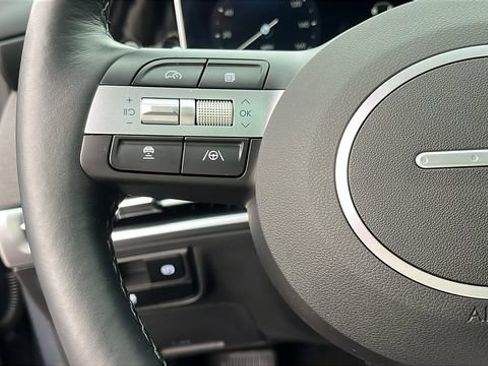 Used 2025 Hyundai Tucson Limited image 12