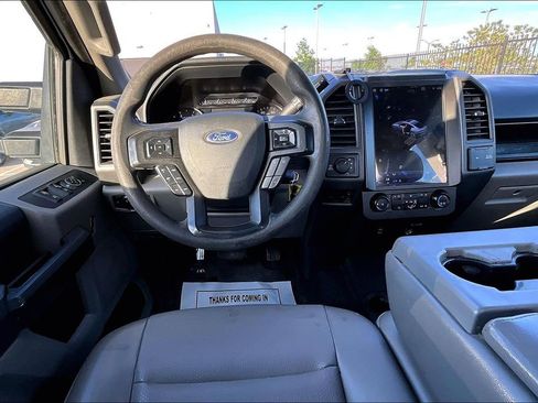 Used 2022 Ford F250 XL w/ Power Equipment Group image 8