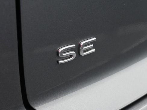 Used 2022 Volkswagen Atlas Cross Sport SE w/ Black Wheel Package image 37