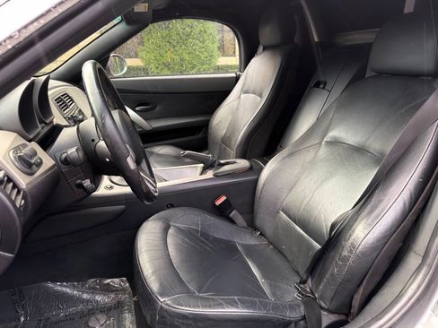 Used 2004 BMW Z4 2.5i image 9