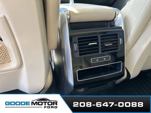 Used 2016 Land Rover Range Rover Sport HSE image 13