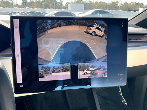 Used 2022 Tesla Model X image 24