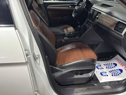 Used 2021 Volkswagen Atlas SEL Premium image 16