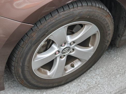 Used 2018 Toyota Sienna LE w/ Carpet Mat Package FWD image 6