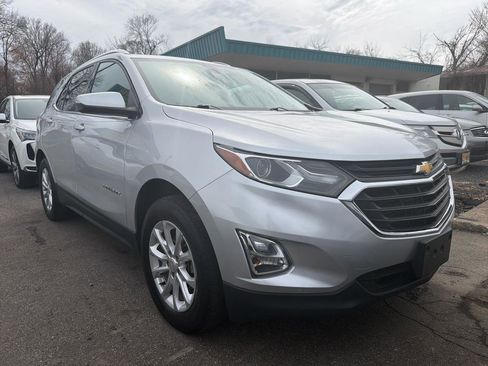 Used 2019 Chevrolet Equinox LT image 3