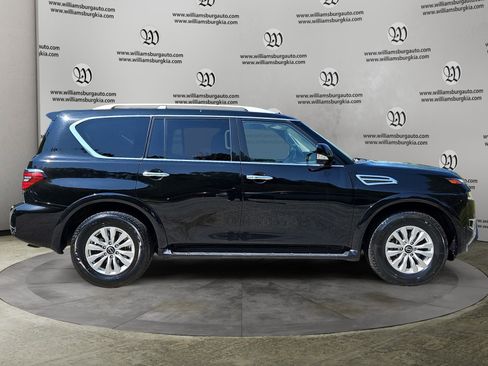 Used 2024 Nissan Armada SV image 6