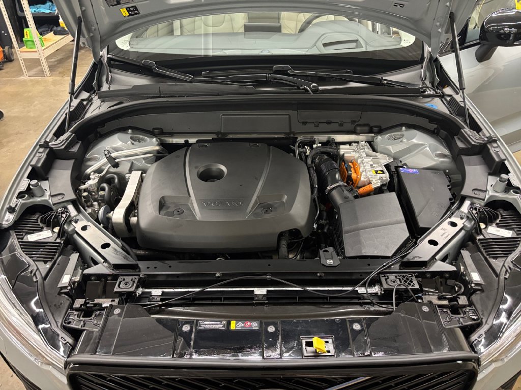 Certified 2026 Volvo XC60 T8 Ultra w/ Protection Package Premier AWD/4WD image 9