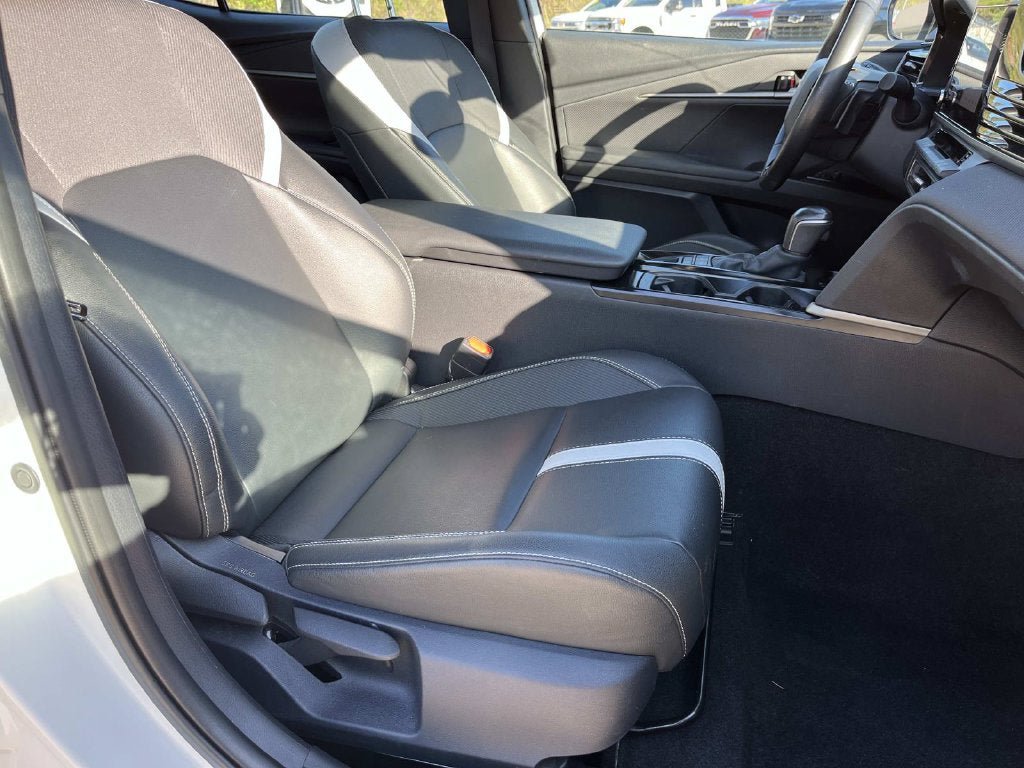 Used 2025 Toyota Camry SE FWD image 22