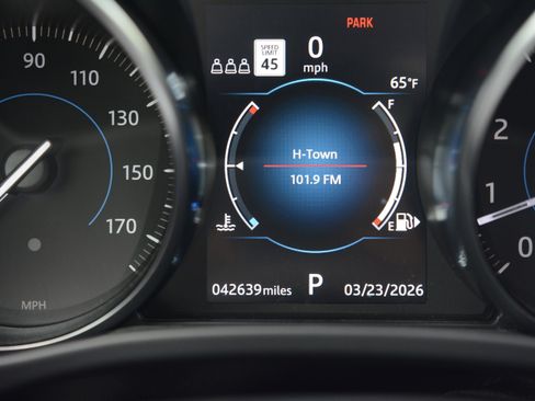 Used 2020 Jaguar F-PACE Premium image 18