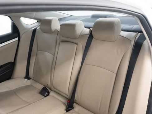 Used 2017 Honda Civic Touring image 17