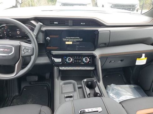 New 2026 GMC Sierra 3500 AT4 w/ AT4 Premium Plus Package AWD/4WD image 15
