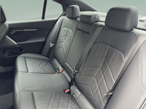 Used 2026 BMW 530i image 11