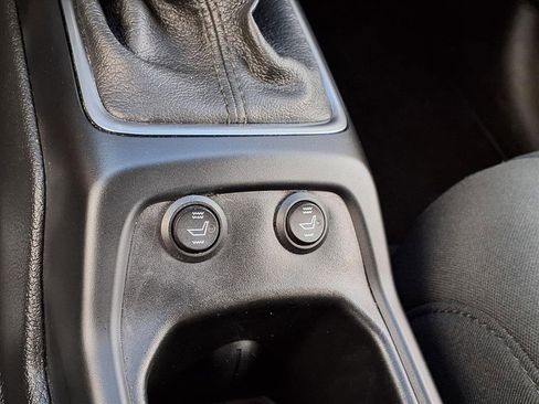 Used 2021 Jeep Wrangler Sport S image 30