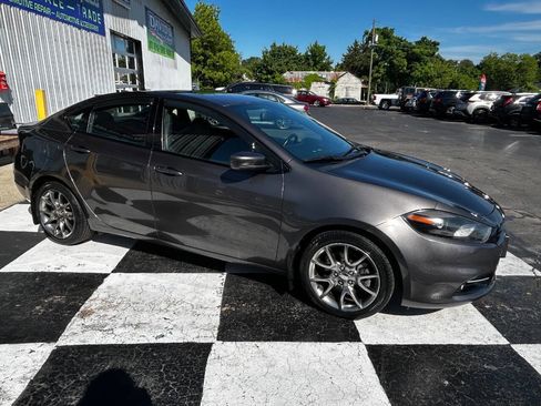 Used 2015 Dodge Dart SXT w/ Sun/Sound Group FWD image 5