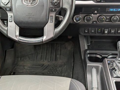 Used 2022 Toyota Tacoma TRD Off-Road w/ Technology Package AWD/4WD image 27
