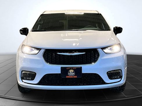 New 2026 Chrysler Pacifica Select image 6