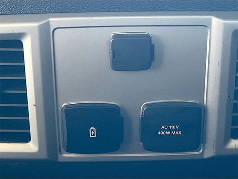 Used 2021 Ford F350 Lariat w/ Chrome Package image 23