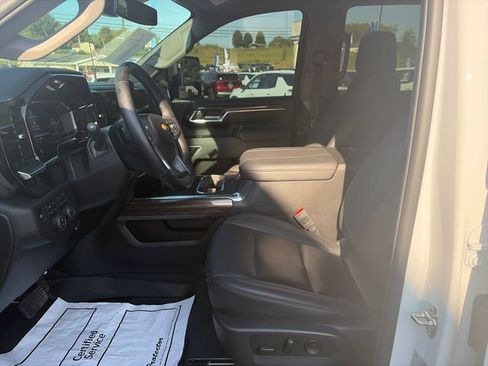 Used 2025 Chevrolet Silverado 2500 LT w/ Z71 Chrome Sport Edition AWD/4WD image 9