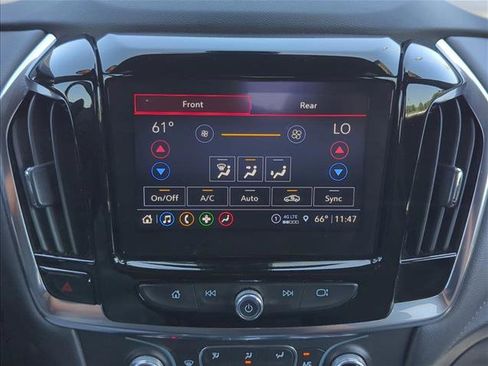 Used 2023 Chevrolet Traverse LT FWD image 13