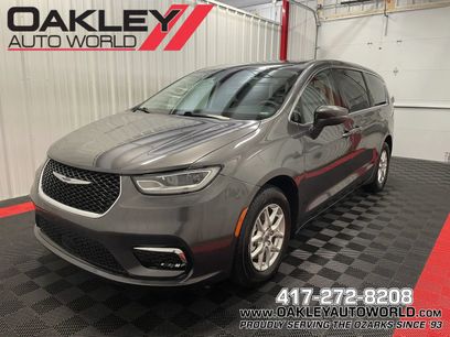 Used 2023 Chrysler Pacifica Touring-L