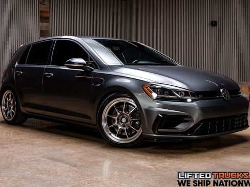 Used 2018 Volkswagen Golf R 4-Door image 1