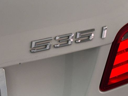 Used 2013 BMW 535i Sedan RWD image 21