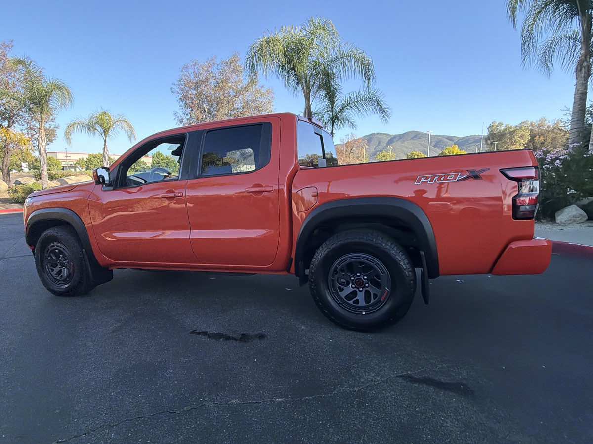 Used 2025 Nissan Frontier Pro-X w/ Pro Convenience Package RWD image 26