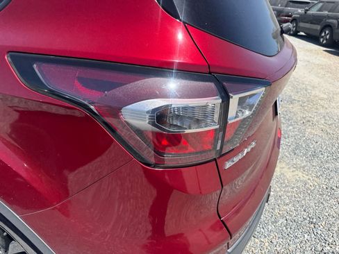 Used 2017 Ford Escape Titanium FWD image 10