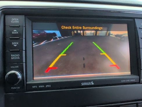 Used 2013 Jeep Grand Cherokee Overland w/ Advance Technology Group AWD/4WD image 9