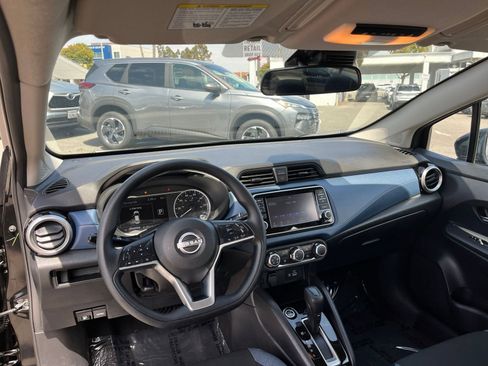Used 2025 Nissan Versa SV FWD image 33
