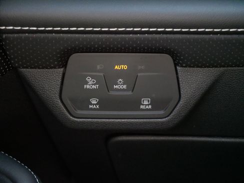 Certified 2024 Volkswagen Atlas SEL Premium R-Line image 27