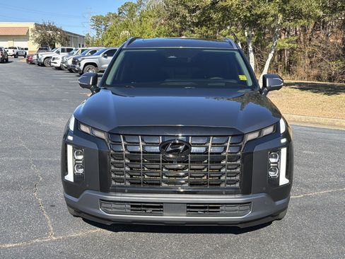 Used 2023 Hyundai Palisade Limited image 2