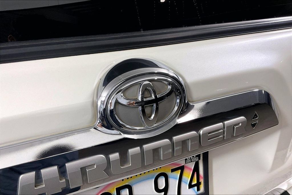 Used 2022 Toyota 4Runner Limited AWD/4WD image 7