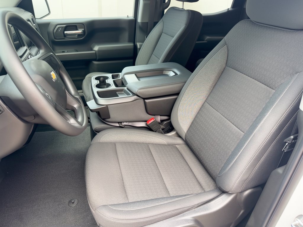 Used 2026 Chevrolet Silverado 1500 Custom w/ LPO, Dark Essentials Package RWD image 5