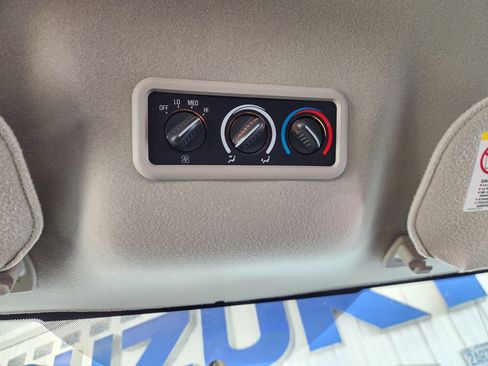 Used 2005 Chevrolet Express 3500 3500 w/ LS Preferred Equipment Group image 9